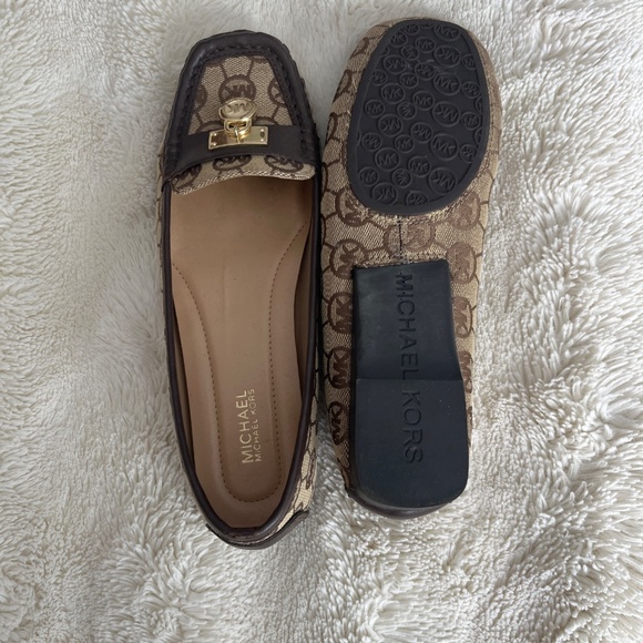 Michael Kors shoes - Picture 2 of 3